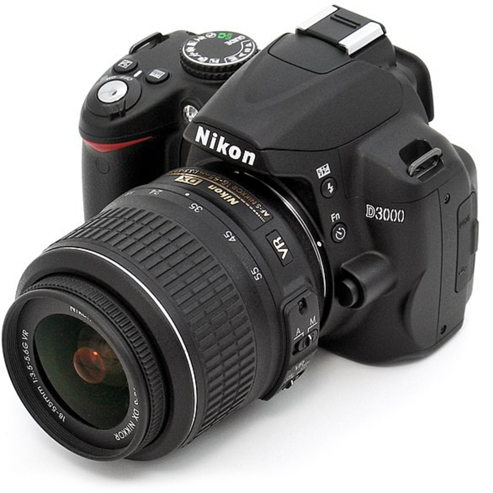 Nikon D3000 DSLR Camera with additional lens and tripod
